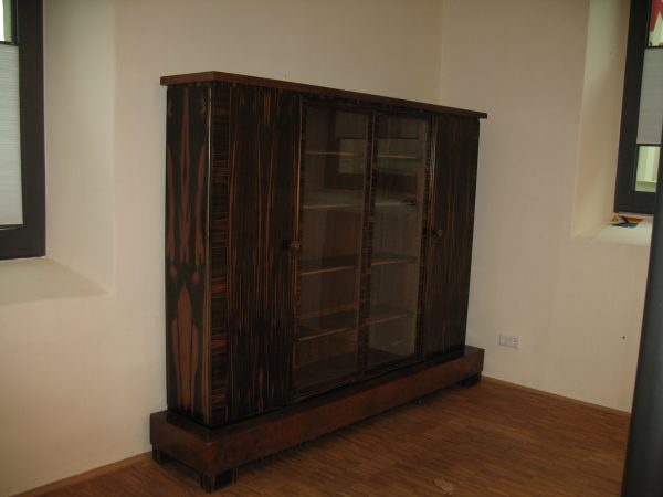 „Holocaust Furniture“ – Ein nicht alltägliches Geschenk 