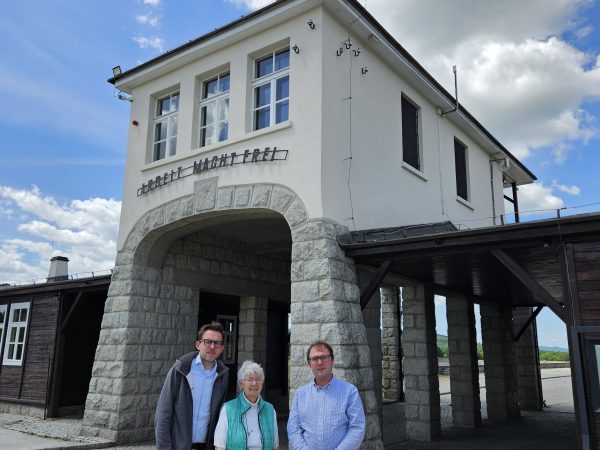 Historikerin Gisela Möllenhoff trug in der KZ-Gedenkstätte Groß Rosen in Niederschlesien vor 